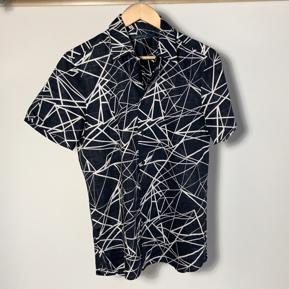 Perry Ellis Geometric Button Up